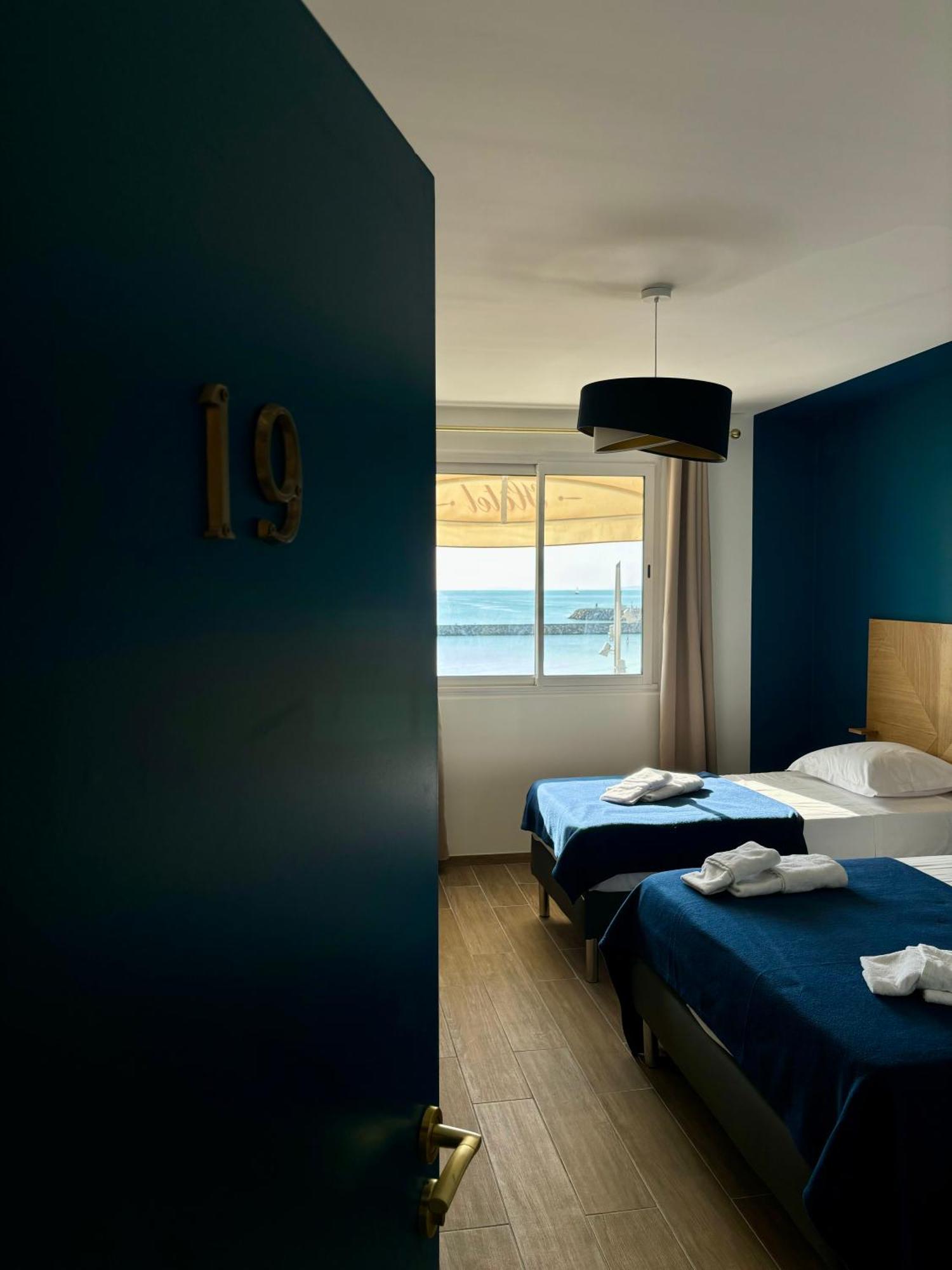 L'Hotel De La Plage Le Grau-du-Roi Εξωτερικό φωτογραφία